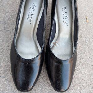 Black Rounded Toe Soft Style Hush Puppies Pump Size 6W Style 72710